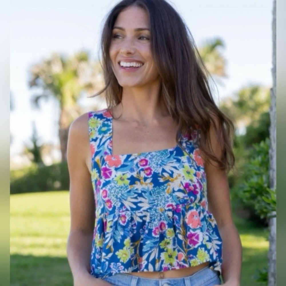 Natural Life Tricia Top Floral Tropical Sleeveless Cropped Smocked Back